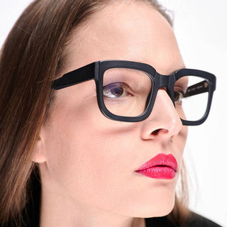 How to clean your glasses: a guide by our opticians