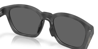 Oakley Shackle Oo 9507d  Unisex Black Squared Sunglasses